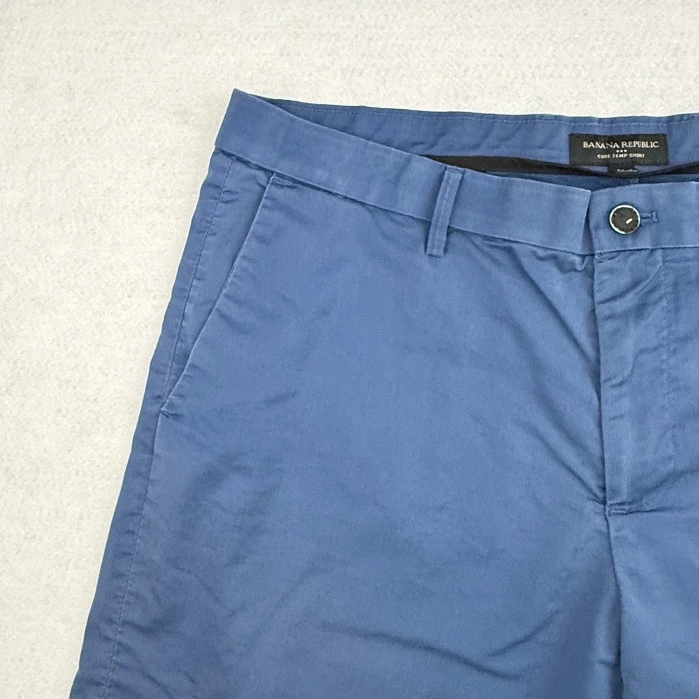 Banana Republic Core Temp Short Mens 38 Blue Chino Casual Lightweight Stretch